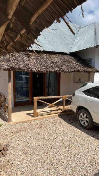 B Home Zanzibar 吉汶瓦 外观 照片